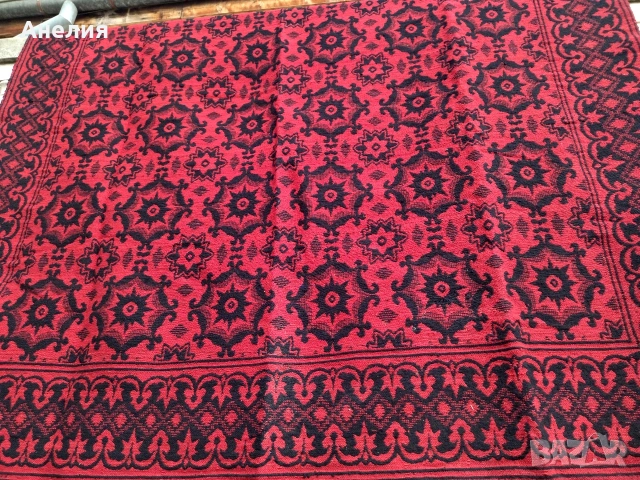 Нов разкошен вълнен килим 