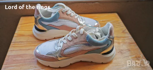 Оригинални маркови дамски сникърси LA FILLE DES FLEURS - 37 номер, снимка 2 - Маратонки - 49868078