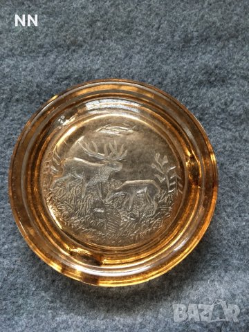 Цветен стар пепелник