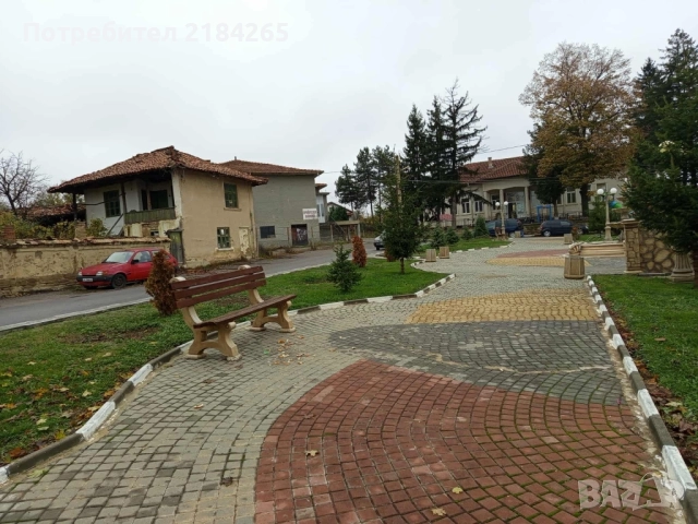 Двуетажна къща на ЦЕНТЪРА на с.Сушина + сайвант и плевня върху 1.5 дка двор! , снимка 3 - Къщи - 52585522