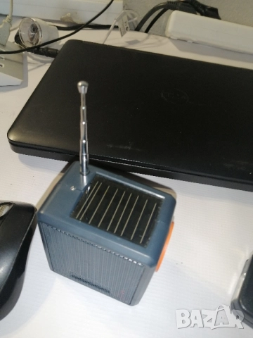 Радио с динамо и соларна батерия, снимка 3 - Радиокасетофони, транзистори - 51441789