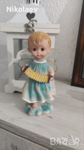 Винтидж порцеланов ангел с акордеон Vintage Angel Musician Playing Accordion Figurine 