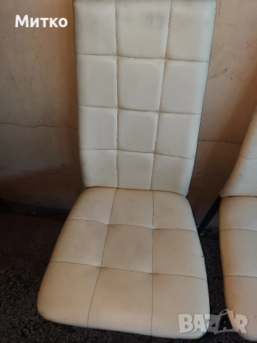 Бели кожени трапезни столове с желязна основа, снимка 5 - Столове - 53445328