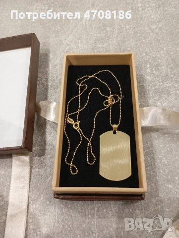 Златна верижка с плочка 