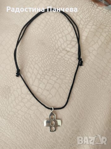 Сребърен кръст с верижка от естествена кожа, снимка 3 - Колиета, медальони, синджири - 38659347