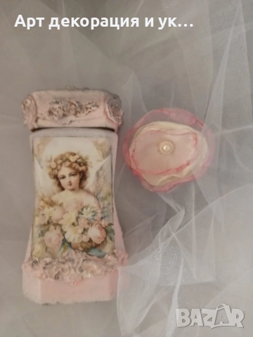 Голям буркан с мед за подарък на Кръстница