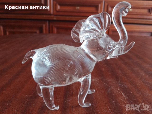 Фигура слон, от стькло, голям за колекция