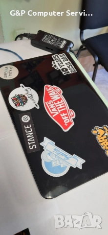 Laptop DELL Vostro 1015, Доста преживял, но все още работи чудесно ..., снимка 14 - Лаптопи за дома - 51508252