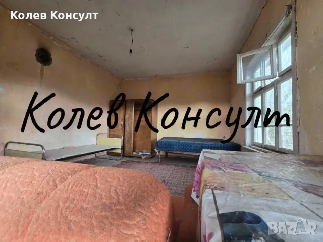 Продавам двуетажна къща в село Бряст , снимка 8 - Къщи - 49534018