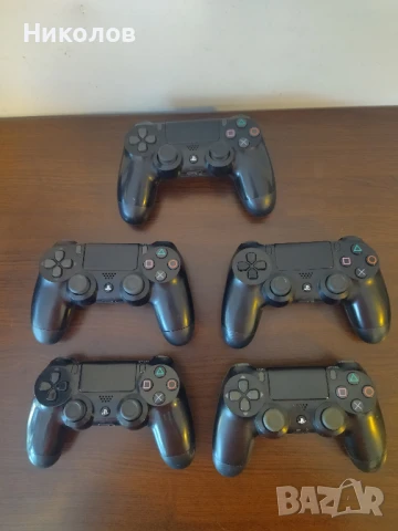 Продавам оригинален джойстик за Playstation 4 (PS4)