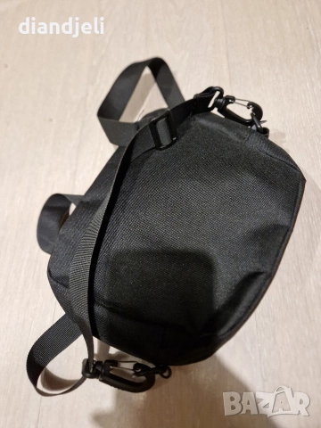 Мъжка чантичка Stussy, снимка 3 - Чанти - 52776094