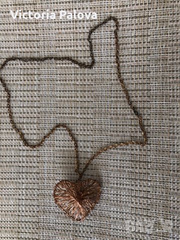 Интересно бижу “Сърце”, снимка 3 - Колиета, медальони, синджири - 27311262