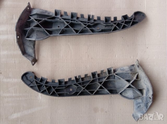 държач / водач задна броня Audi A6 c5 седан