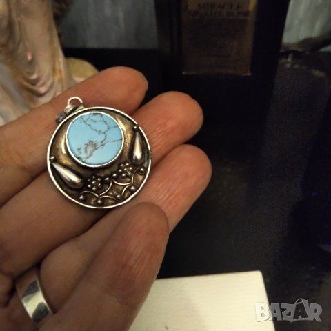 Стара сребърна висулка с тюркоаз ръчна изработка , снимка 2 - Колиета, медальони, синджири - 37943550
