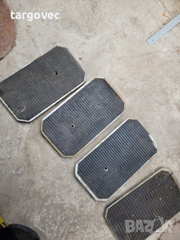 Комплект от четири броя железни степенки, снимка 2 - Други машини и части - 42968235