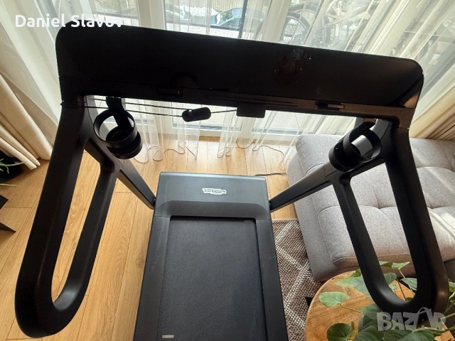 Бягаща пътека Technogym MyRun, снимка 4 - Фитнес уреди - 53603011