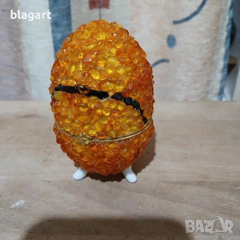 Яйце-порцелан с кехлибар, снимка 3 - Антикварни и старинни предмети - 53569207