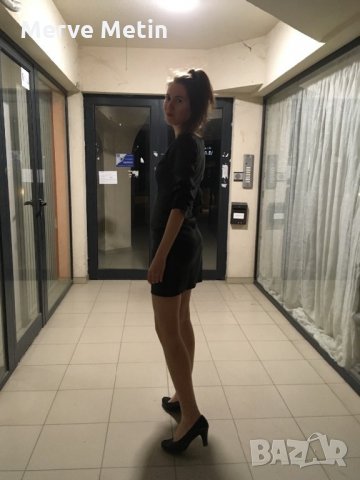 Малка дизайнерска черна кожена рокля внос от Италия , снимка 3 - Рокли - 26268969
