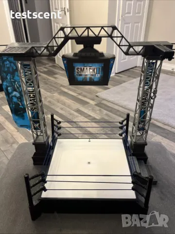 Ринг за играчки WWE Raw Mattel Wrestling Ring Spring Loaded Launcher 2012 кеч wrestling арена arena, снимка 8 - Колекции - 48723736