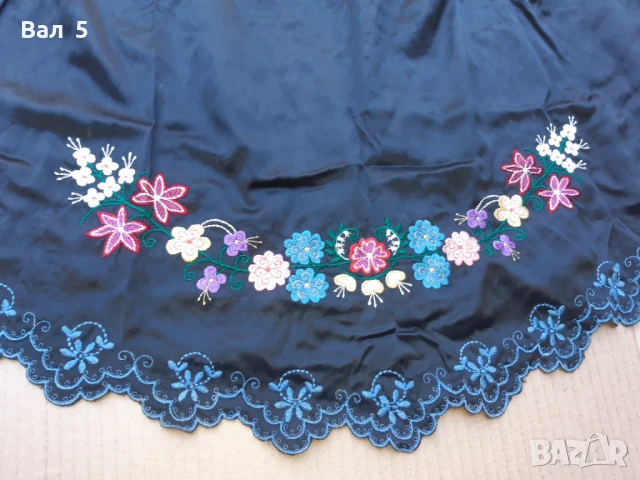 Престилка с много бродерия , носия, снимка 5 - Антикварни и старинни предмети - 50810919
