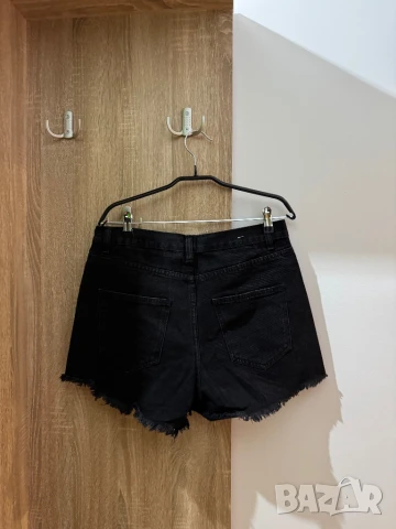 Дамски къси панталони , снимка 2 - Къси панталони и бермуди - 50477688
