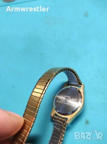 Дамски часовник Caprice , снимка 3 - Антикварни и старинни предмети - 37396035