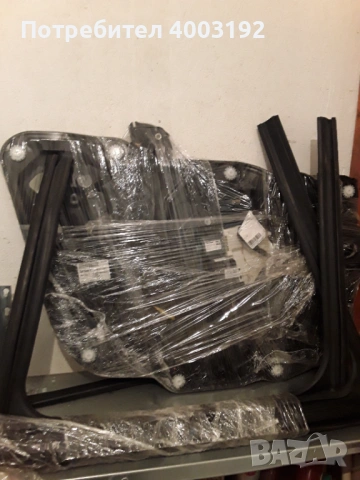 Части за джип ренегат след 2016г задна лява и предна лява врата