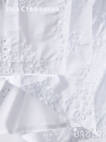  Ажурна ажурена  бяла кукленска  нова елегантна рокля остро деколте закопчаване с копче дълги ръкави, снимка 3 - Рокли - 44909547