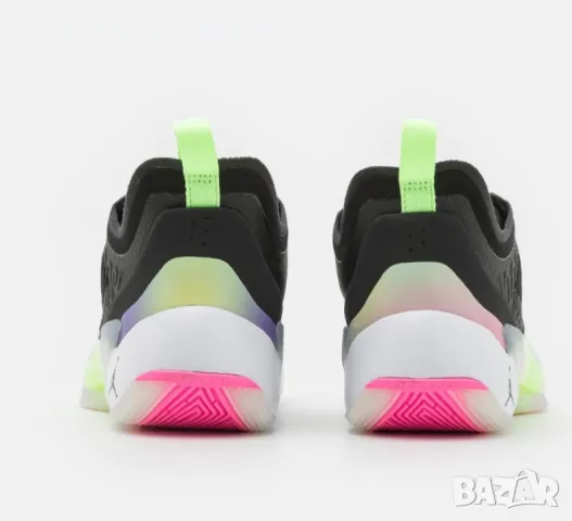 Оригинални нови маратонки Nike Jordan , снимка 3 - Маратонки - 48621216