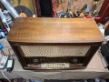 Продава се старинно дървено радио . , снимка 2