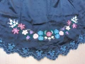 Престилка с много бродерия , носия, снимка 5