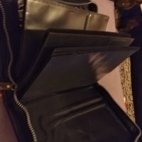 Адисон маркова кожена чанта промазан плат за дискове 20броя с цип, снимка 4 - CD дискове - 43397754