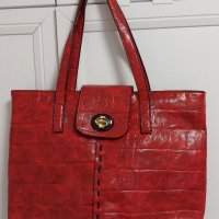 Дамска чанта червена, снимка 2 - Чанти - 37201510