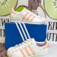 Дамски сникърси Adidas Superstar J , снимка 1 - Маратонки - 40495516