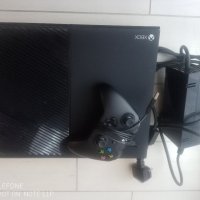 Оригинален английски XBOX ONE CONSOLE - MODEL 1540 с 1 джойстик, снимка 2 - Xbox конзоли - 39031878