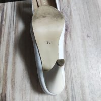 Бели кожени токчета, снимка 8 - Дамски обувки на ток - 43158916