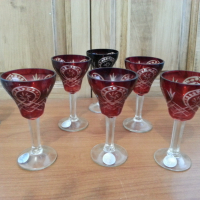 Кристални чаши с гарафа цветен червен кристал, снимка 5 - Антикварни и старинни предмети - 36553561