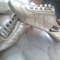 Nike. Size 40 Златисти маратонки, снимка 3 - Маратонки - 28442627