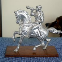 Продавам стара метална колекционерска статуетка. Конник., снимка 1 - Статуетки - 34773506