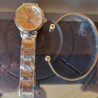 Стилен дамски часовник + гривничка, снимка 3 - Дамски - 44879952