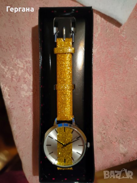 Нов златист часовник на AVON, снимка 1