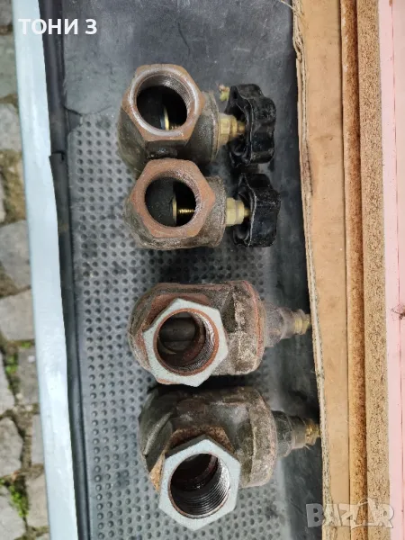 Продавам спирателни кранов.е 1,1/2 цола., снимка 1