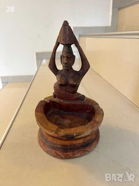 Стара статуетка - пепелник от плътно дърво, снимка 1