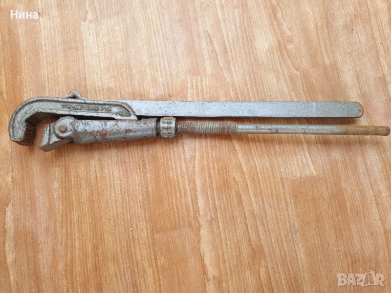 изправен тръбен ключ, снимка 1