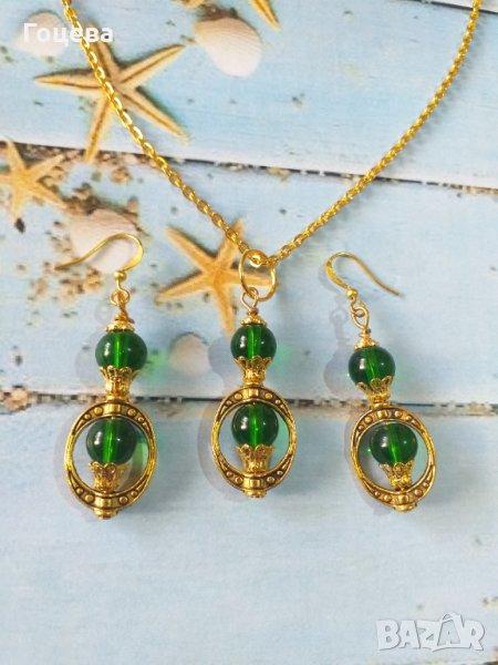 Разкошен комплект бижута в смарагдово зелено и богати орнаменти в цвят старо злато , снимка 1