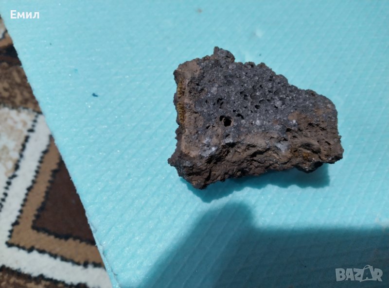 лава от вулкана Везувий до Наполи, снимка 1