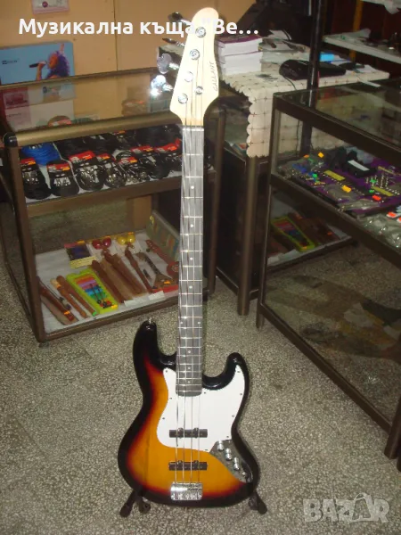 Бас китара с кабел, снимка 1