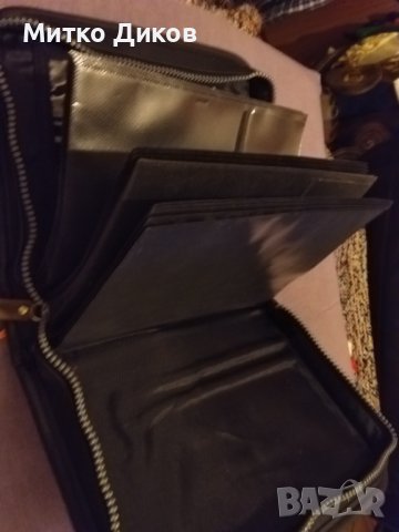 Адисон маркова кожена чанта промазан плат за дискове 20броя с цип, снимка 4 - CD дискове - 43397754