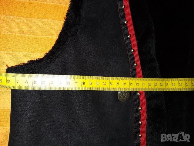 Красиво дебело елече р-р 42, снимка 2 - Елеци - 32842323