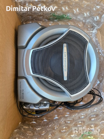 Продавам актинен бас Pioneer